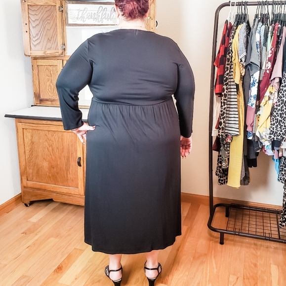 Plus Black Twist Front Midi Dress - Picture 3 of 4